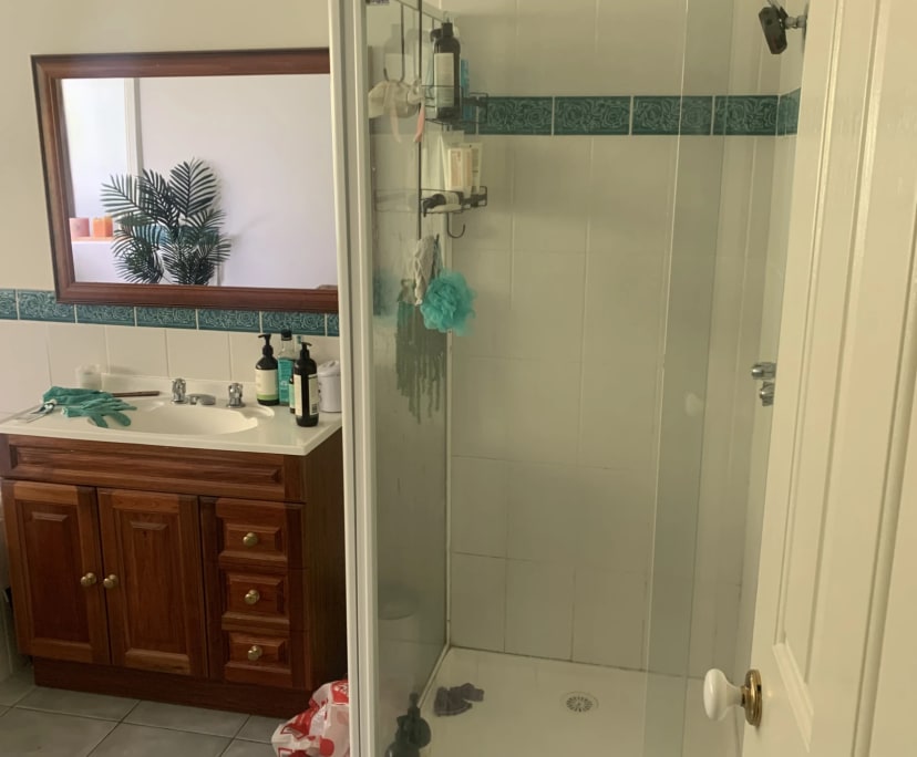 Room in a share house