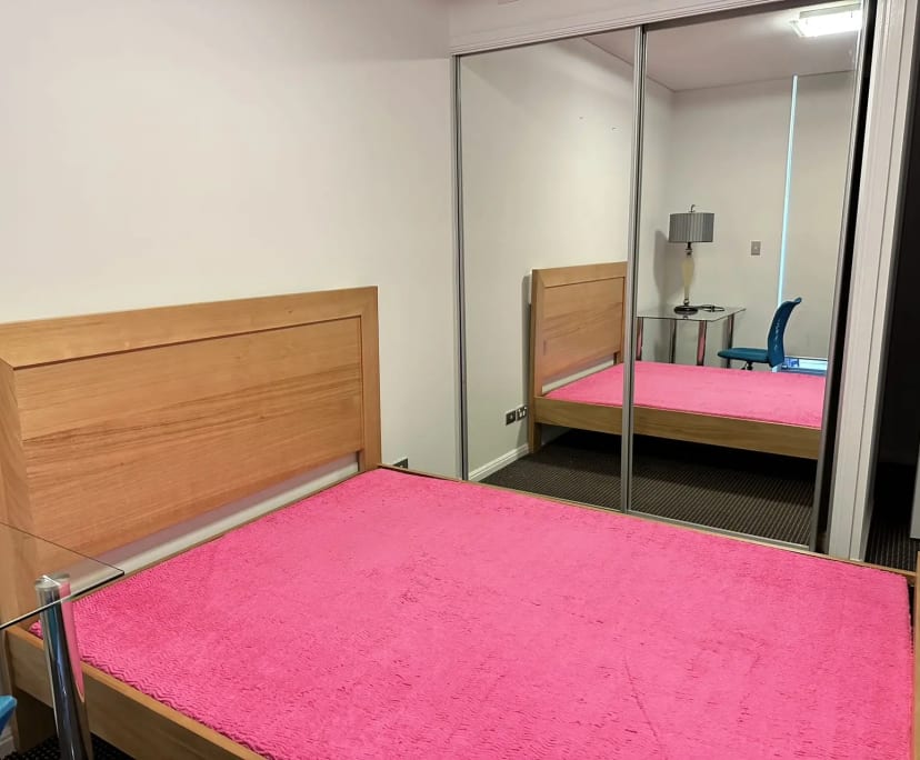 Furnished room with ensuite in a flatshare