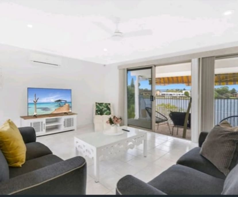 $370, Share-house, 5 bathrooms, Mermaid Waters QLD 4218