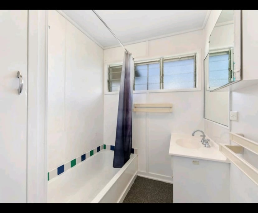 $160, Share-house, 3 bathrooms, Leichhardt QLD 4305