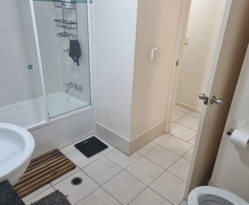 $290, Flatshare, 3 bathrooms, Parramatta Park QLD 4870