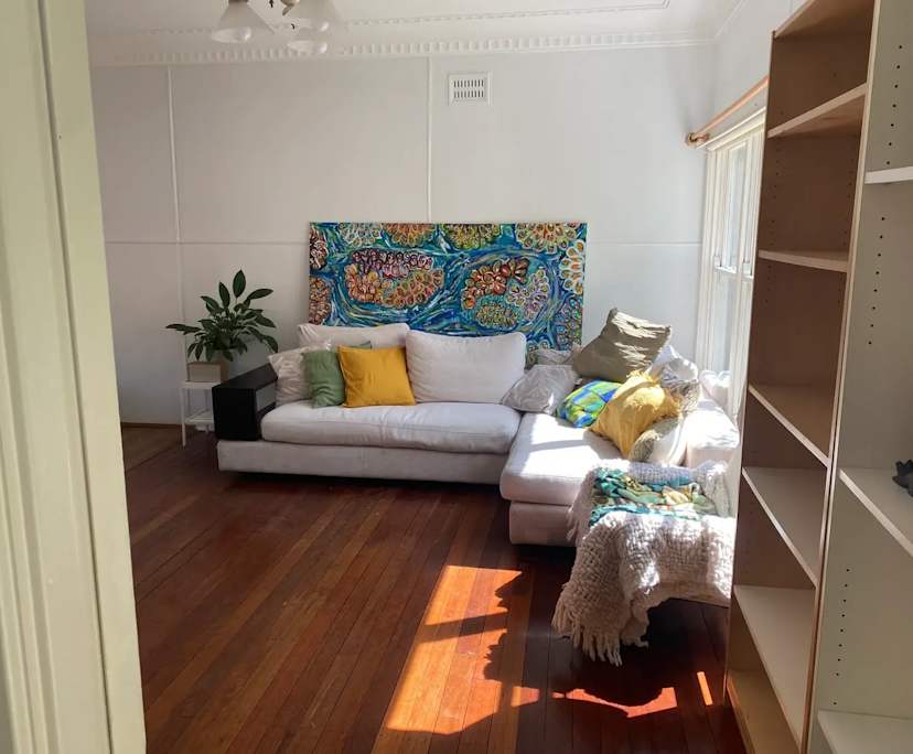 Room in a share house