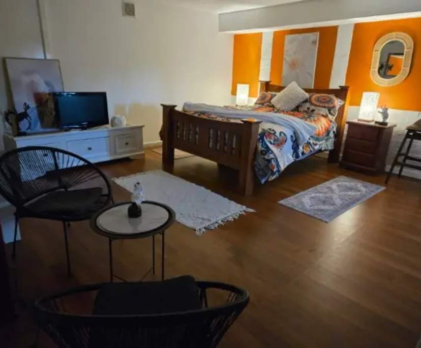 $300, Homestay, 2 rooms, Mill Park VIC 3082, Mill Park VIC 3082