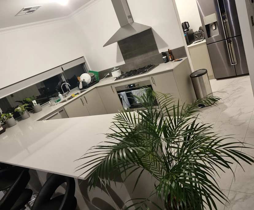 Room in a share house