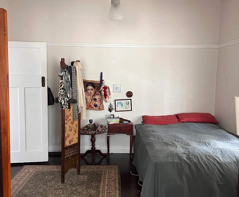 Room in a share house