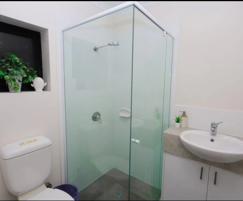 $550, Flatshare, 2 bathrooms, Spring Hill QLD 4000