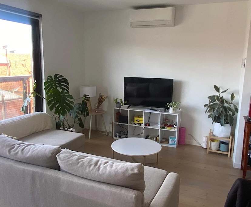 Furnished room with own bathroom