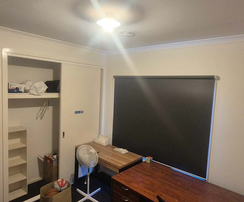 Room in a share house