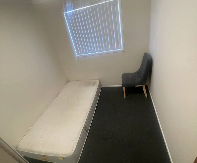 Unfurnished room in a share house
