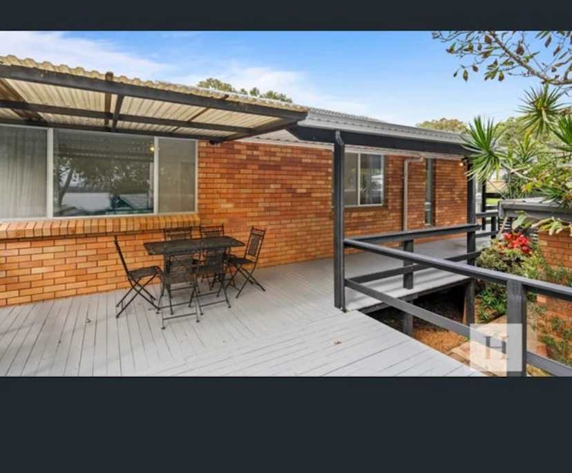 $300, Share-house, 3 bathrooms, Mannering Park NSW 2259