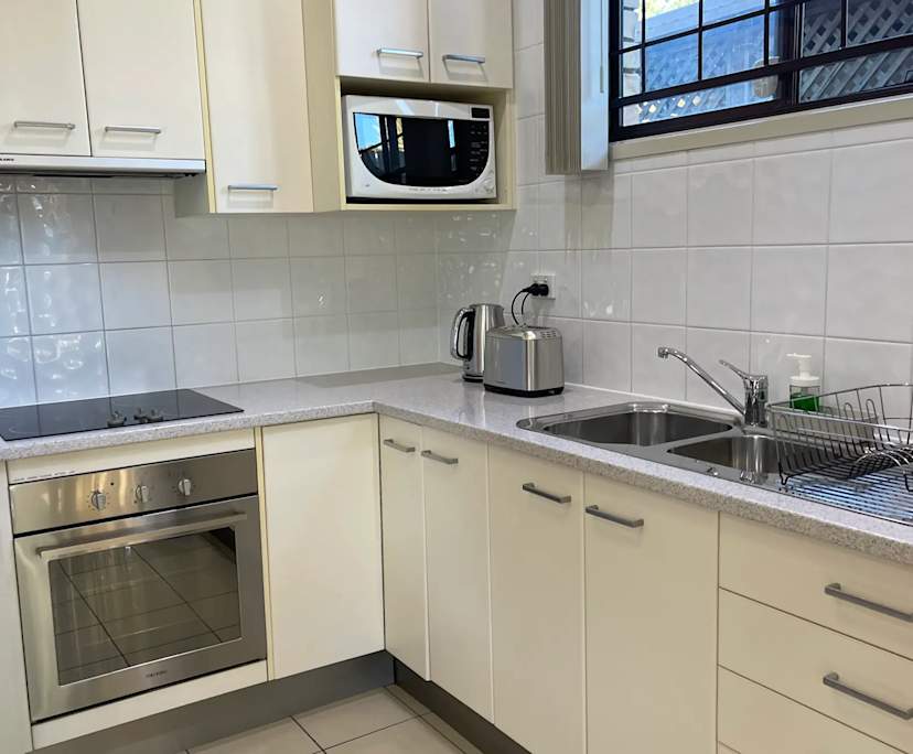 $500, Studio, 1 bathroom, Robertson QLD 4109