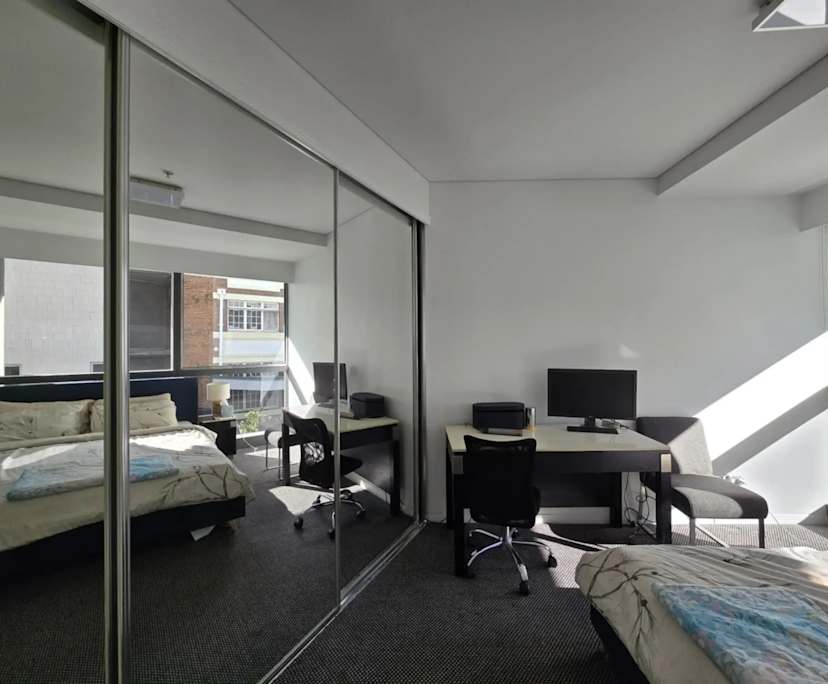 Furnished room in a flatshare
