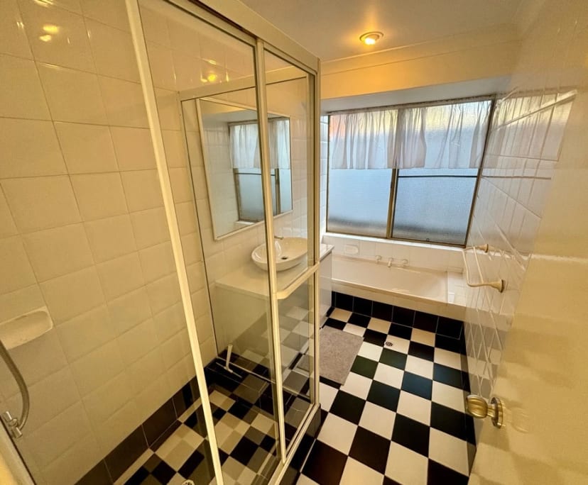 $395, Share-house, 6 bathrooms, Booragoon WA 6154