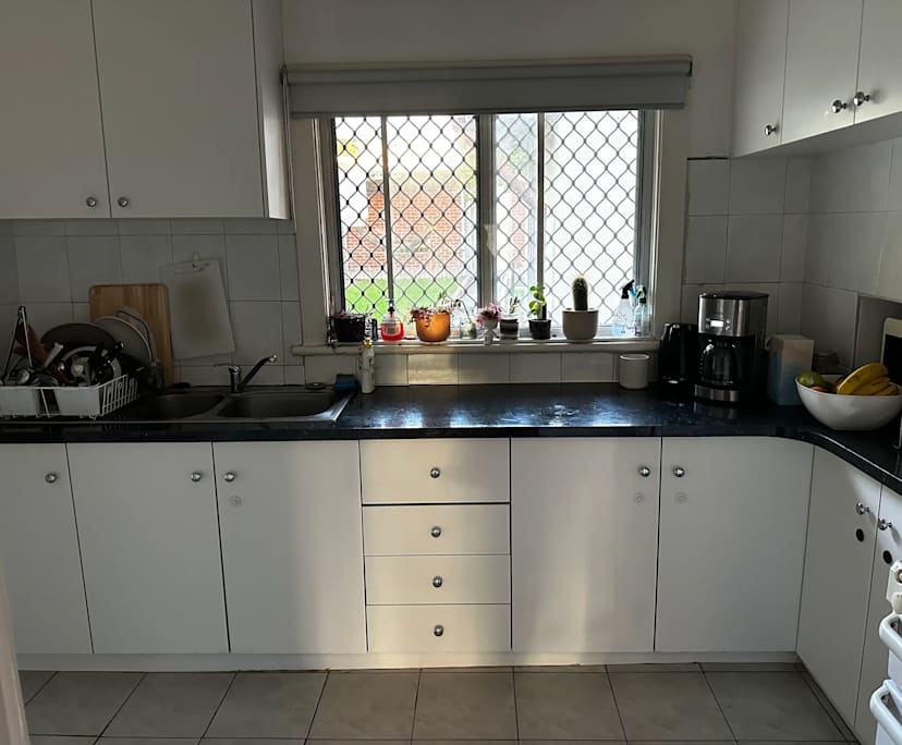 Room in a share house