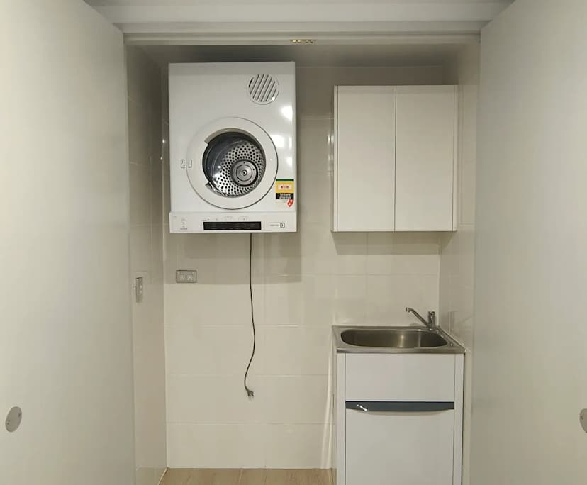 $965, Whole-property, 1 bathroom, Zetland NSW 2017