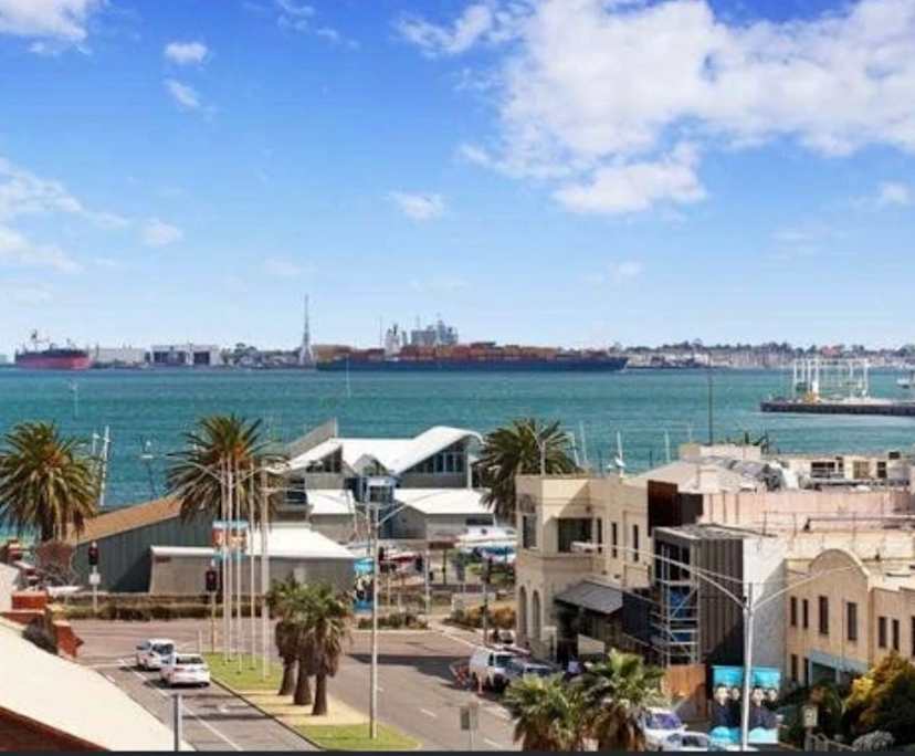 $525, Flatshare, 2 bathrooms, Port Melbourne VIC 3207