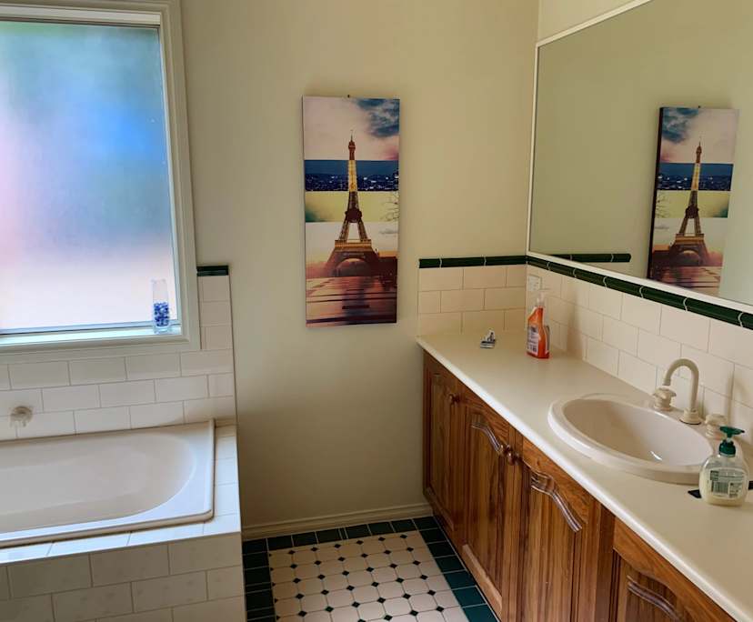 $250, Share-house, 3 bathrooms, South Morang VIC 3752