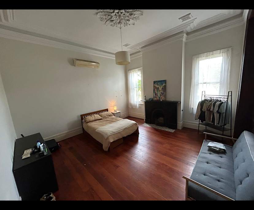 Furnished room in a share house