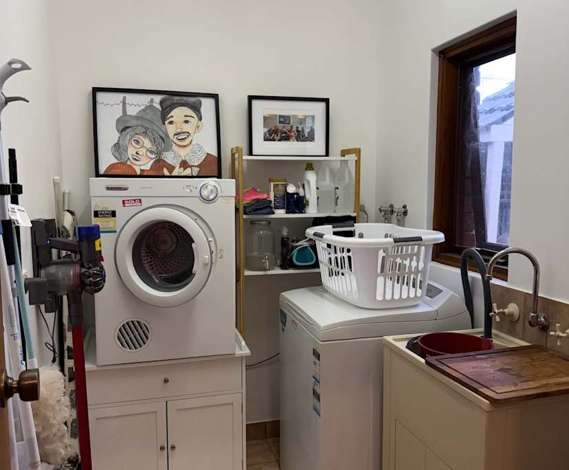 $700, Whole-property, 2 bathrooms, West Hindmarsh SA 5007