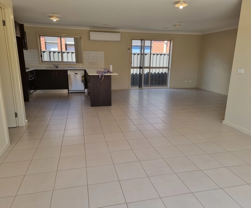 Room in a share house