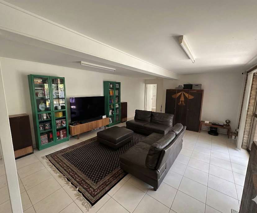 Unfurnished room with own bathroom