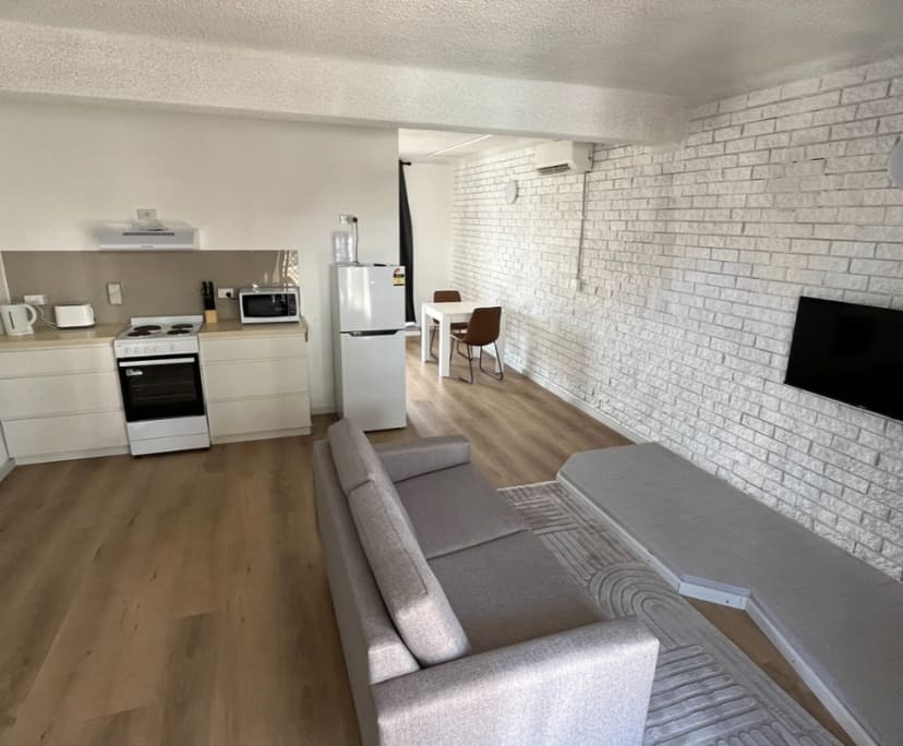 $750, Whole-property, 3 bathrooms, Elermore Vale NSW 2287