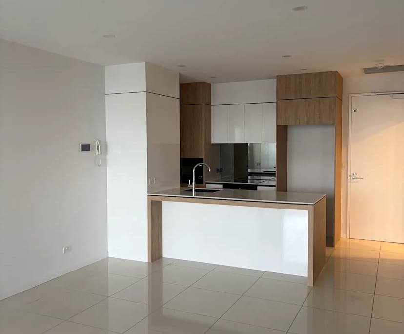 Unfurnished room with own bathroom