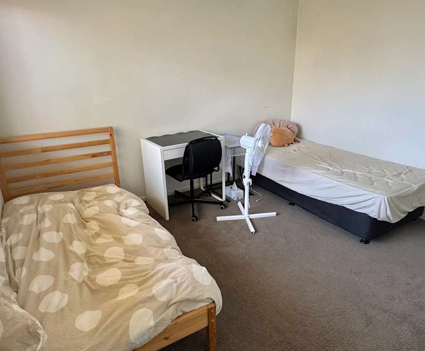 $300, Share-house, 3 bathrooms, Kearneys Spring QLD 4350