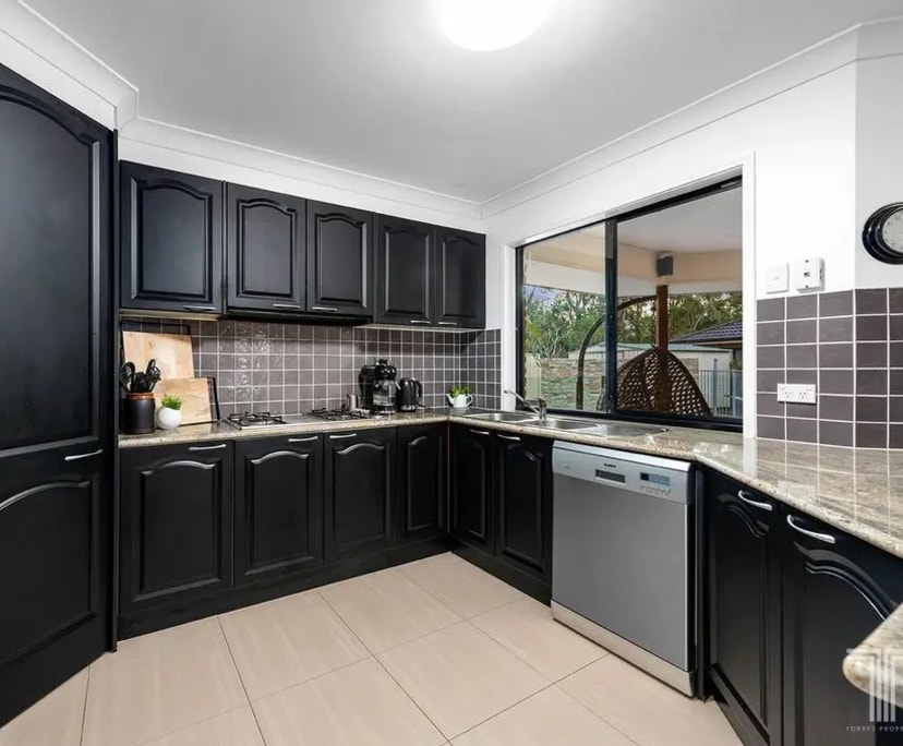 $250, Share-house, 5 bathrooms, Mansfield QLD 4122