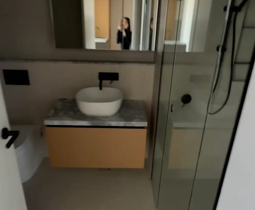 $435, Flatshare, 2 bathrooms, St Kilda VIC 3182