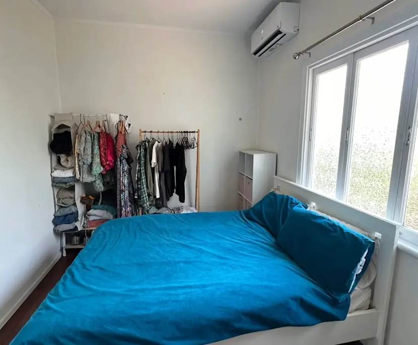 Room in a share house