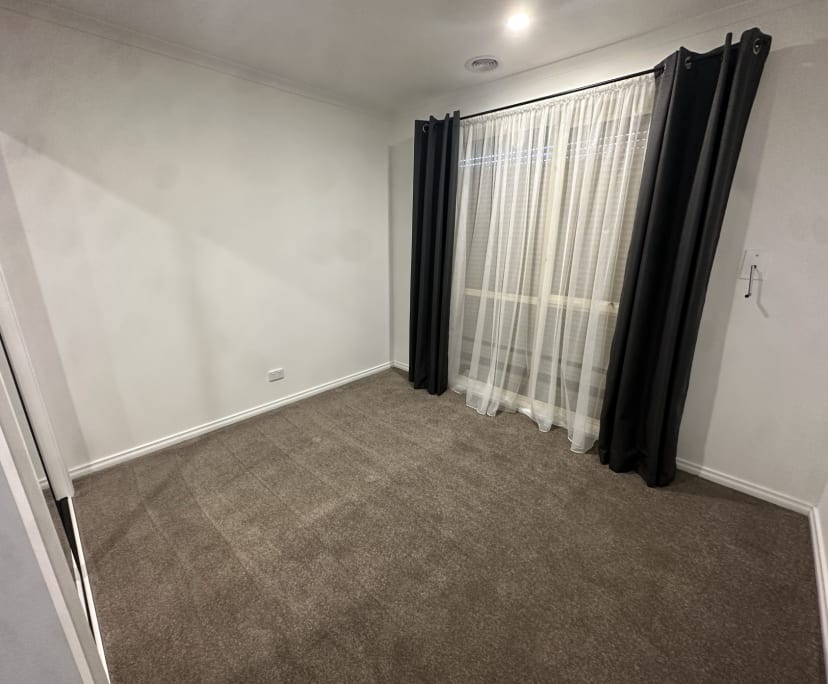 Unfurnished room in a share house