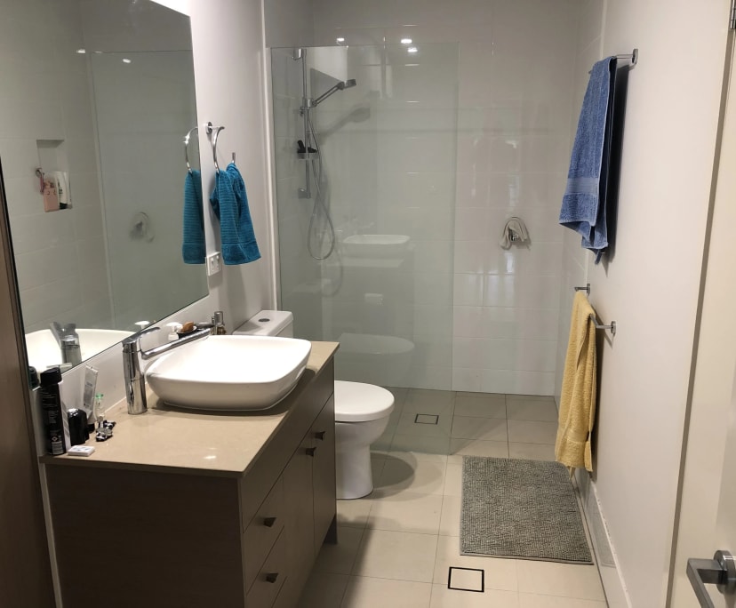 $300, Flatshare, 2 bathrooms, Yeronga QLD 4104