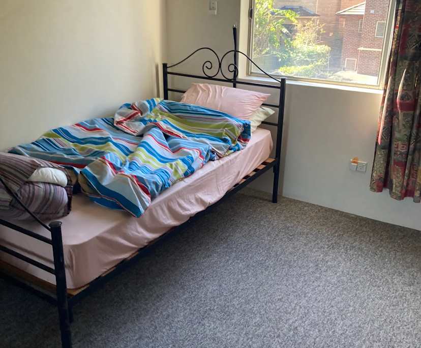 Furnished room in a flatshare