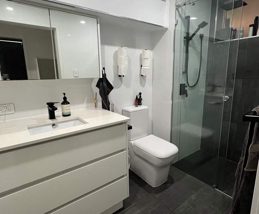 Furnished room in a flatshare