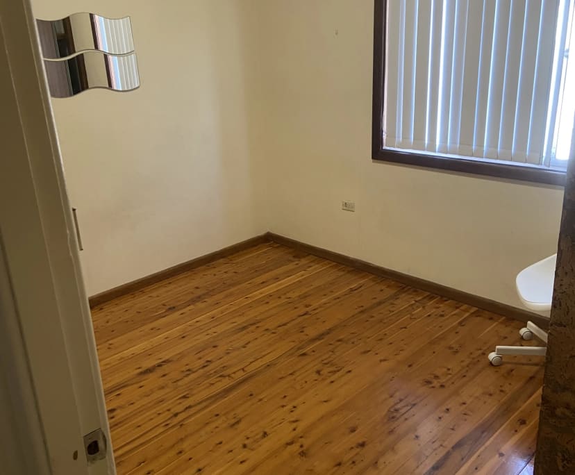 Room in a share house