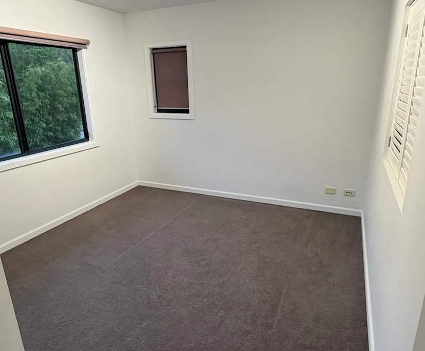 Unfurnished room with own bathroom