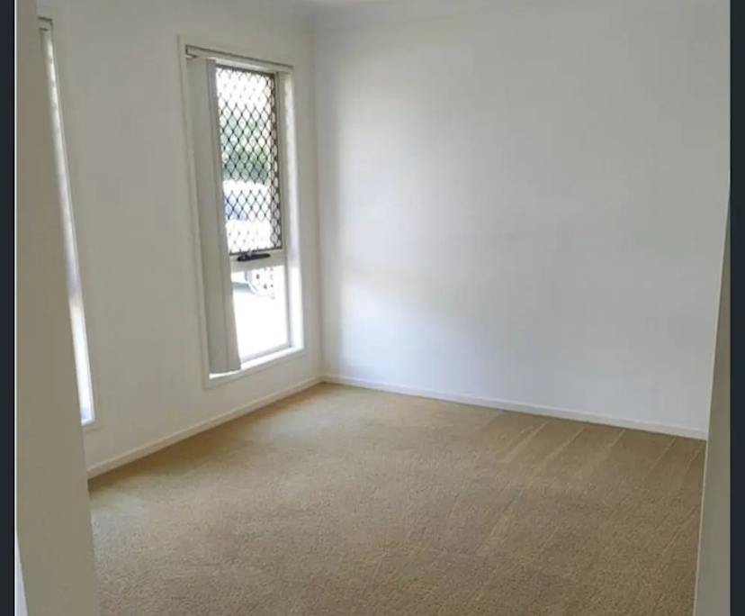 Unfurnished room with own bathroom