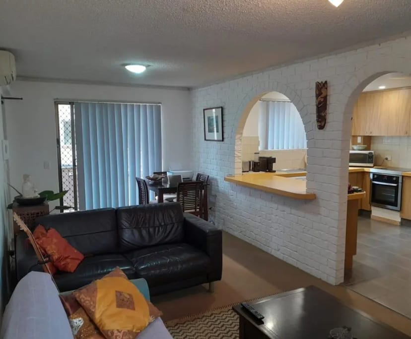 $820, Whole-property, 2 bathrooms, Broadbeach QLD 4218