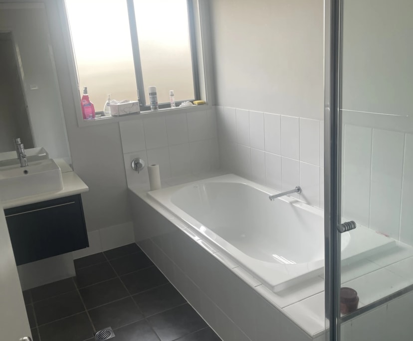 Room in a share house