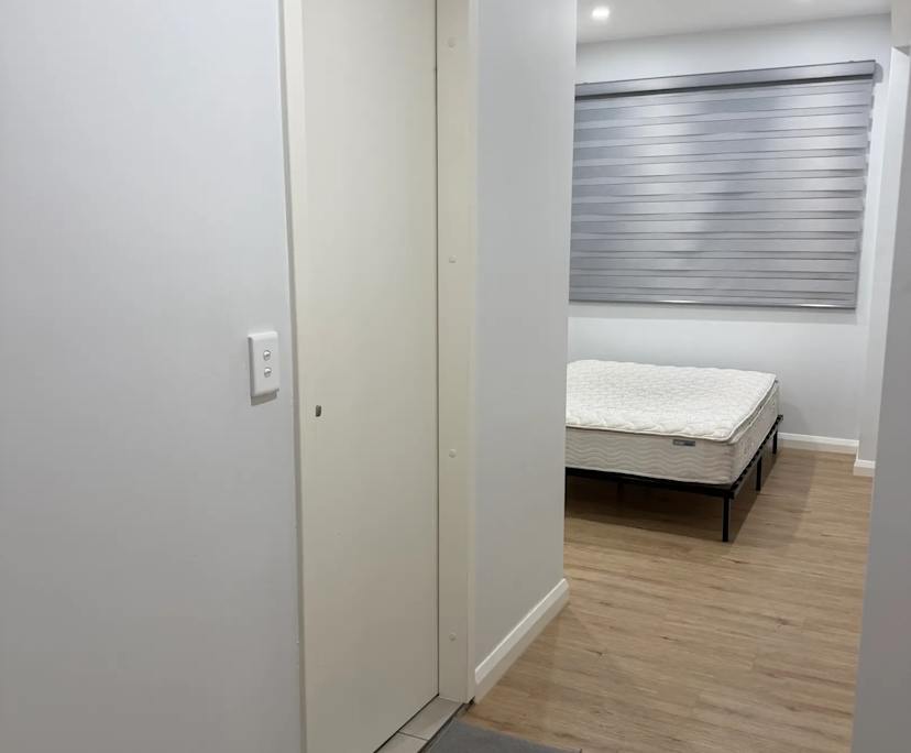 Furnished room with ensuite in a flatshare