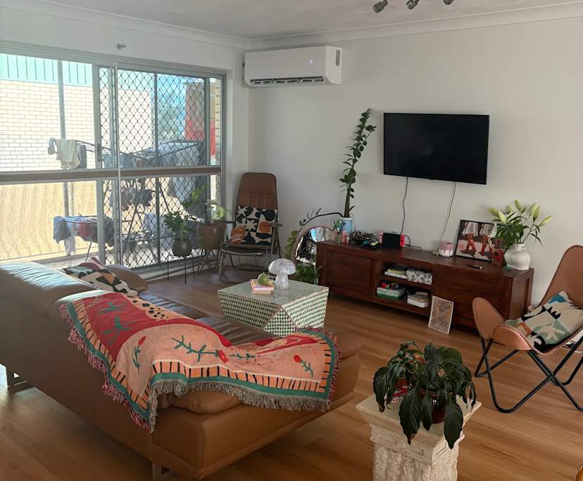 Unfurnished room in a flatshare