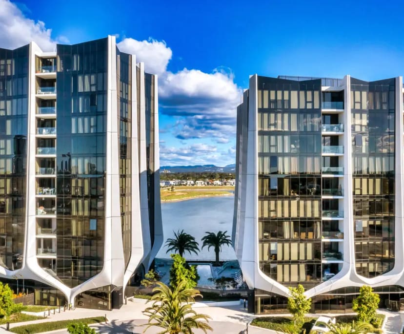 $450, Flatshare, 2 bathrooms, Mermaid Waters QLD 4218