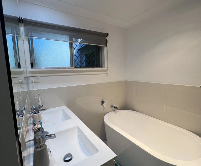 Room in a share house