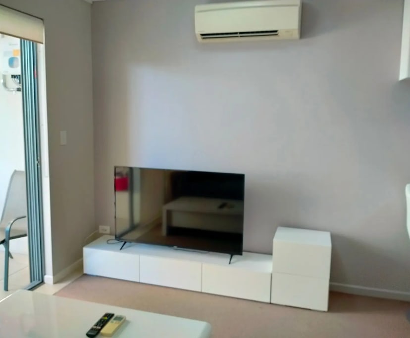 $285, Flatshare, 4 bathrooms, Labrador QLD 4215