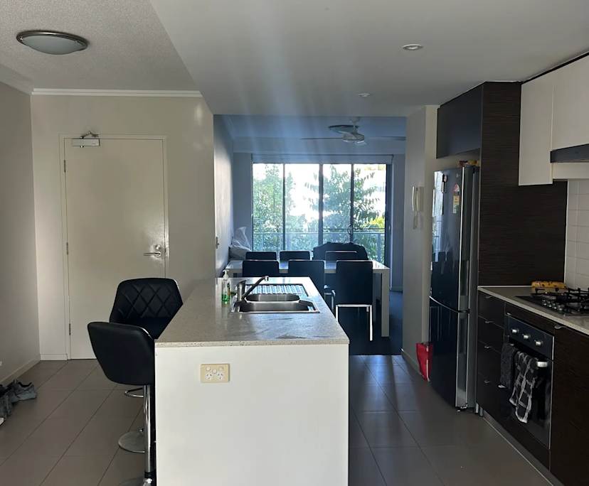 $350, Flatshare, 2 bathrooms, Southport QLD 4215