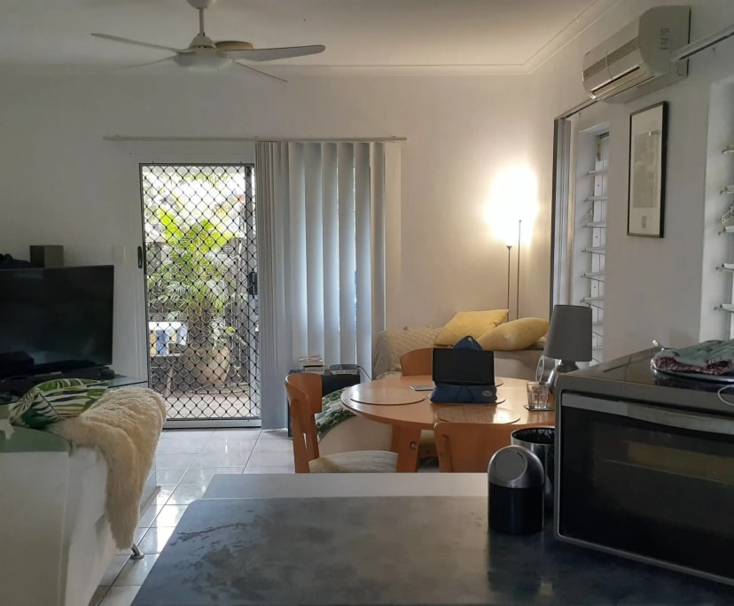 Furnished room in a flatshare