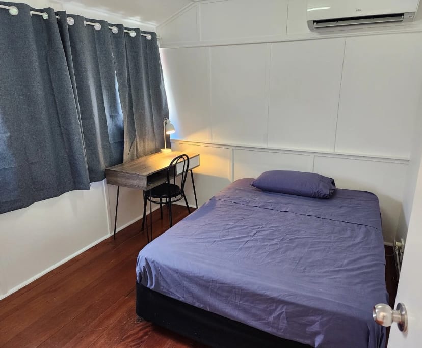 Furnished room in a share house