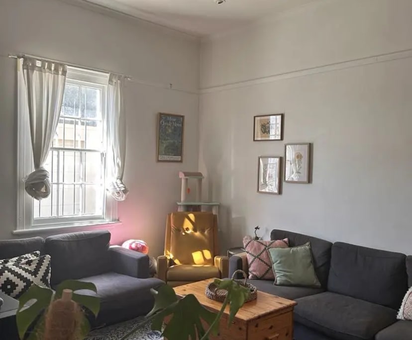 Room in a share house