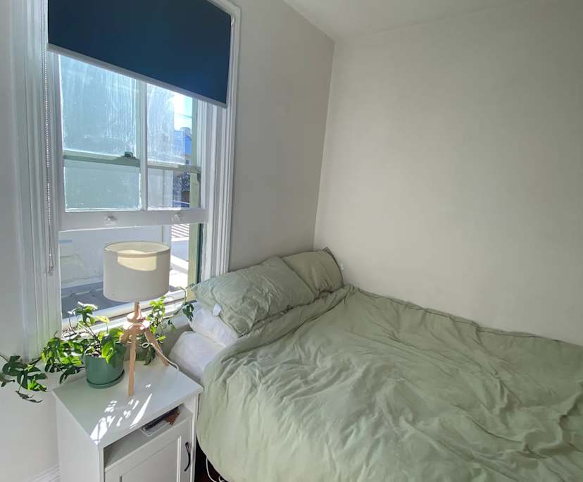 Room in a share house